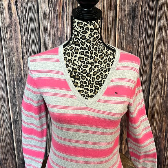 Tommy Hilfiger Sweater - Picture 2 of 8